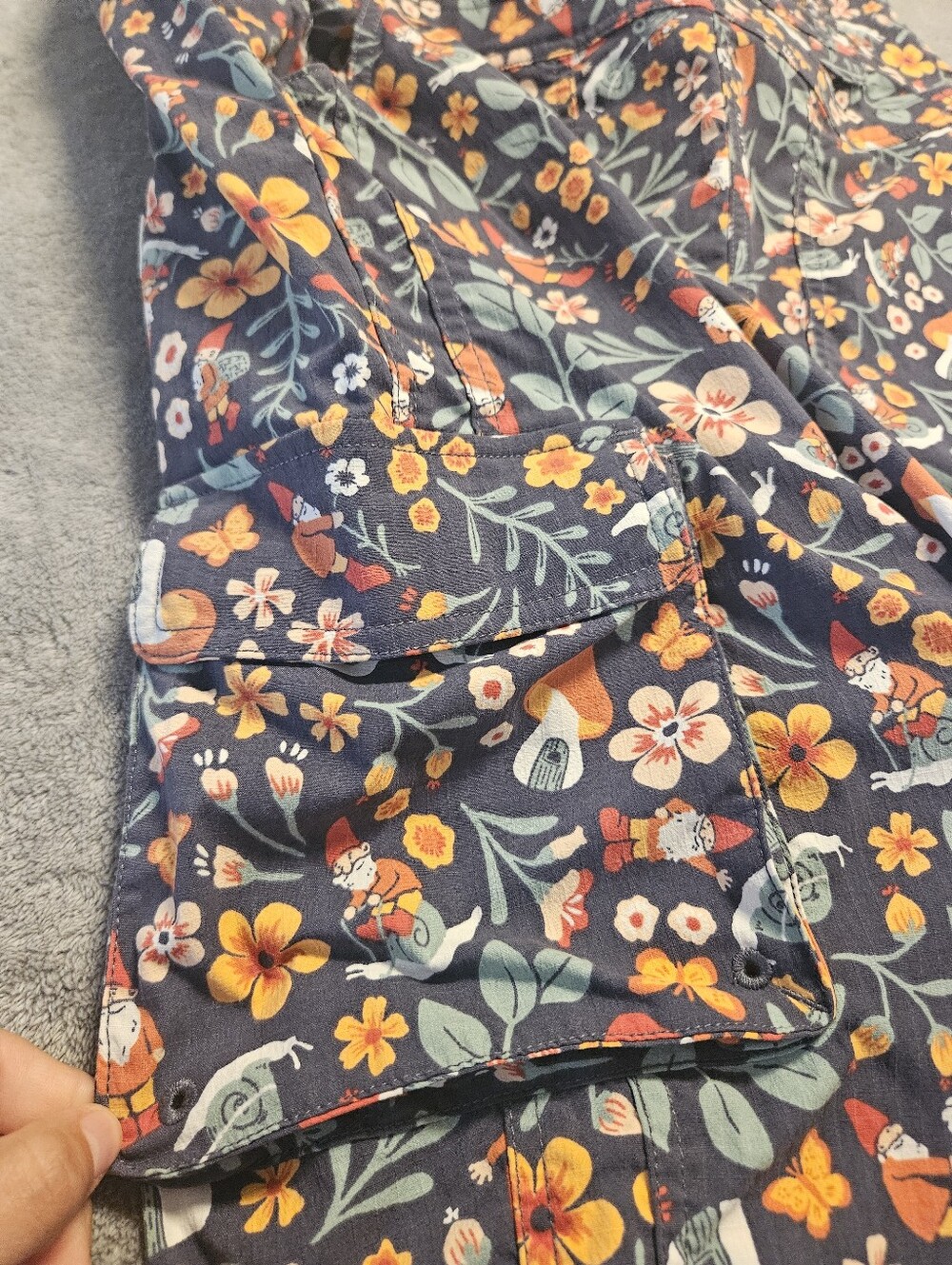 Duluth Trading Garden Gnome Floral Heirloom Short Overalls Size XL - Picture 13 of 14